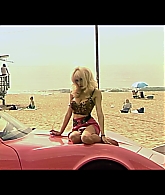 Angelyne_S01E01_Dream_Machine_1080p_ERW_000489.jpg