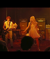 Angelyne_S01E01_Dream_Machine_1080p_ERW_002857.jpg