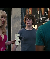 Angelyne_S01E01_Dream_Machine_1080p_ERW_003359.jpg