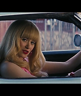 Angelyne_S01E01_Dream_Machine_1080p_ERW_004833.jpg