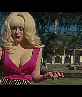 Angelyne_S01E01_Dream_Machine_1080p_ERW_006758.jpg