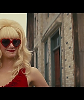 Angelyne_S01E02_Gods_and_Fairies_1080p_ERW_004383.jpg