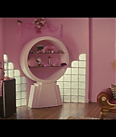 Angelyne_S01E03_Glow_in_the_Dark_Queen_of_the_Universe_1080p_ERW_000284.jpg