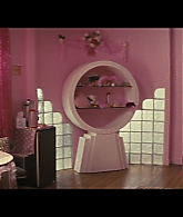 Angelyne_S01E03_Glow_in_the_Dark_Queen_of_the_Universe_1080p_ERW_000285.jpg