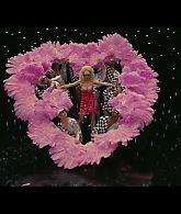 Angelyne_S01E03_Glow_in_the_Dark_Queen_of_the_Universe_1080p_ERW_004942.jpg