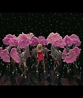 Angelyne_S01E03_Glow_in_the_Dark_Queen_of_the_Universe_1080p_ERW_004959.jpg