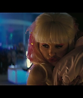 Angelyne_S01E03_Glow_in_the_Dark_Queen_of_the_Universe_1080p_ERW_005257.jpg