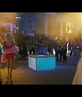 Angelyne_S01E03_Glow_in_the_Dark_Queen_of_the_Universe_1080p_ERW_005352.jpg