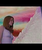 Angelyne_S01E05_Pink_Clouds_1080p_ERW_004320.jpg
