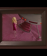 Angelyne_S01E05_Pink_Clouds_1080p_ERW_004707.jpg