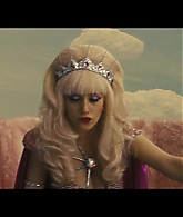 Angelyne_S01E05_Pink_Clouds_1080p_ERW_004907.jpg