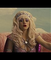 Angelyne_S01E05_Pink_Clouds_1080p_ERW_004912.jpg