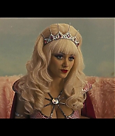 Angelyne_S01E05_Pink_Clouds_1080p_ERW_004936.jpg