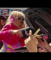 Angelyne_S01E05_Pink_Clouds_1080p_ERW_005114.jpg