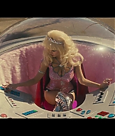 Angelyne_S01E05_Pink_Clouds_1080p_ERW_005363.jpg
