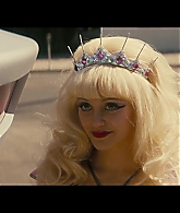 Angelyne_S01E05_Pink_Clouds_1080p_ERW_005466.jpg