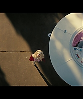 Angelyne_S01E05_Pink_Clouds_1080p_ERW_005536.jpg