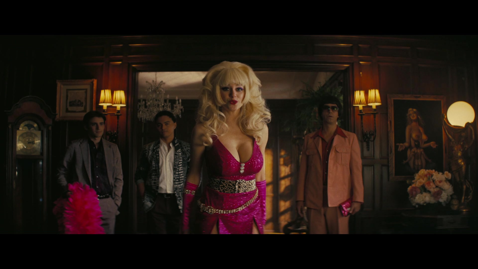 Angelyne_S01E03_Glow_in_the_Dark_Queen_of_the_Universe_1080p_ERW_001643.jpg