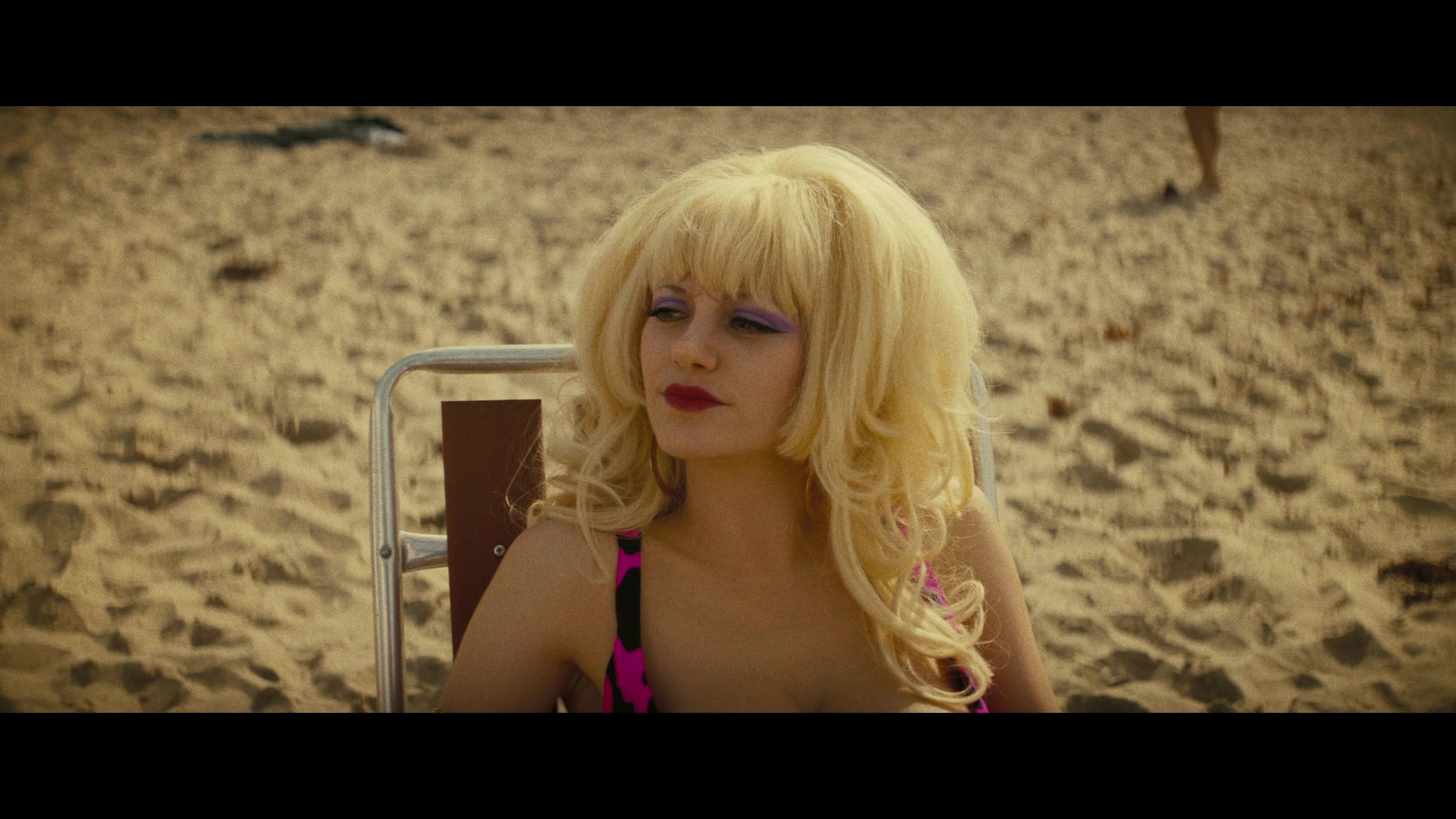 Angelyne_S01E03_Glow_in_the_Dark_Queen_of_the_Universe_1080p_ERW_001758.jpg