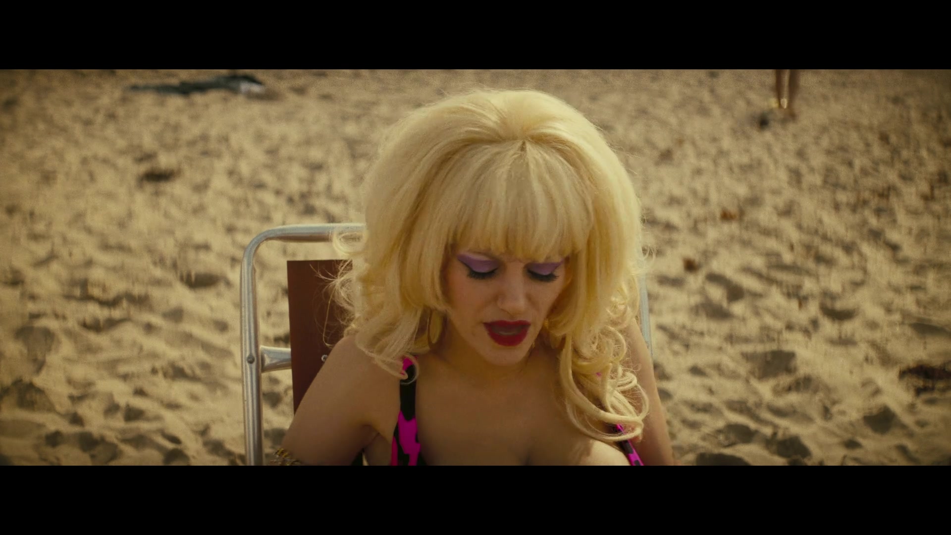 Angelyne_S01E03_Glow_in_the_Dark_Queen_of_the_Universe_1080p_ERW_001762.jpg