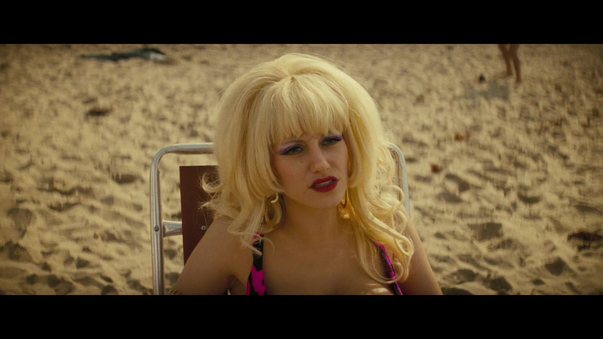 Angelyne_S01E03_Glow_in_the_Dark_Queen_of_the_Universe_1080p_ERW_001768.jpg