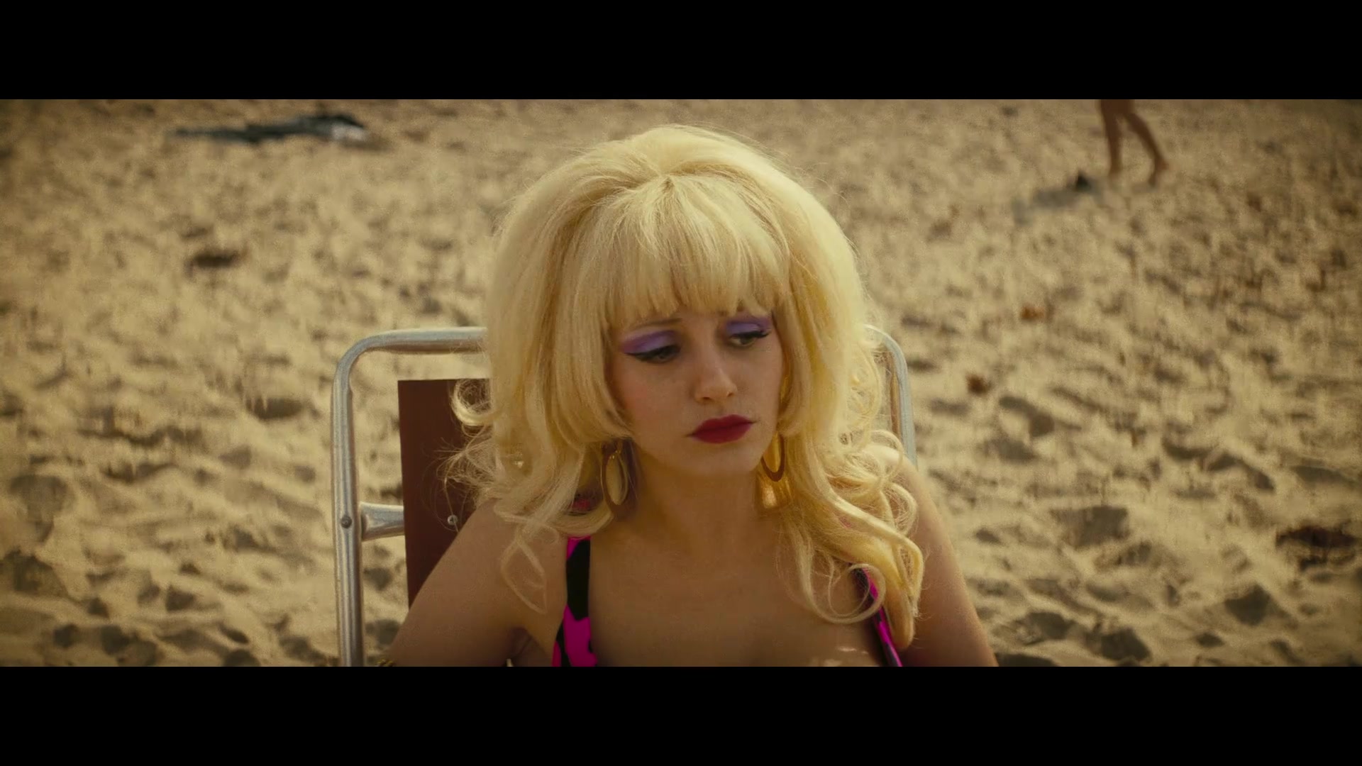Angelyne_S01E03_Glow_in_the_Dark_Queen_of_the_Universe_1080p_ERW_001819.jpg