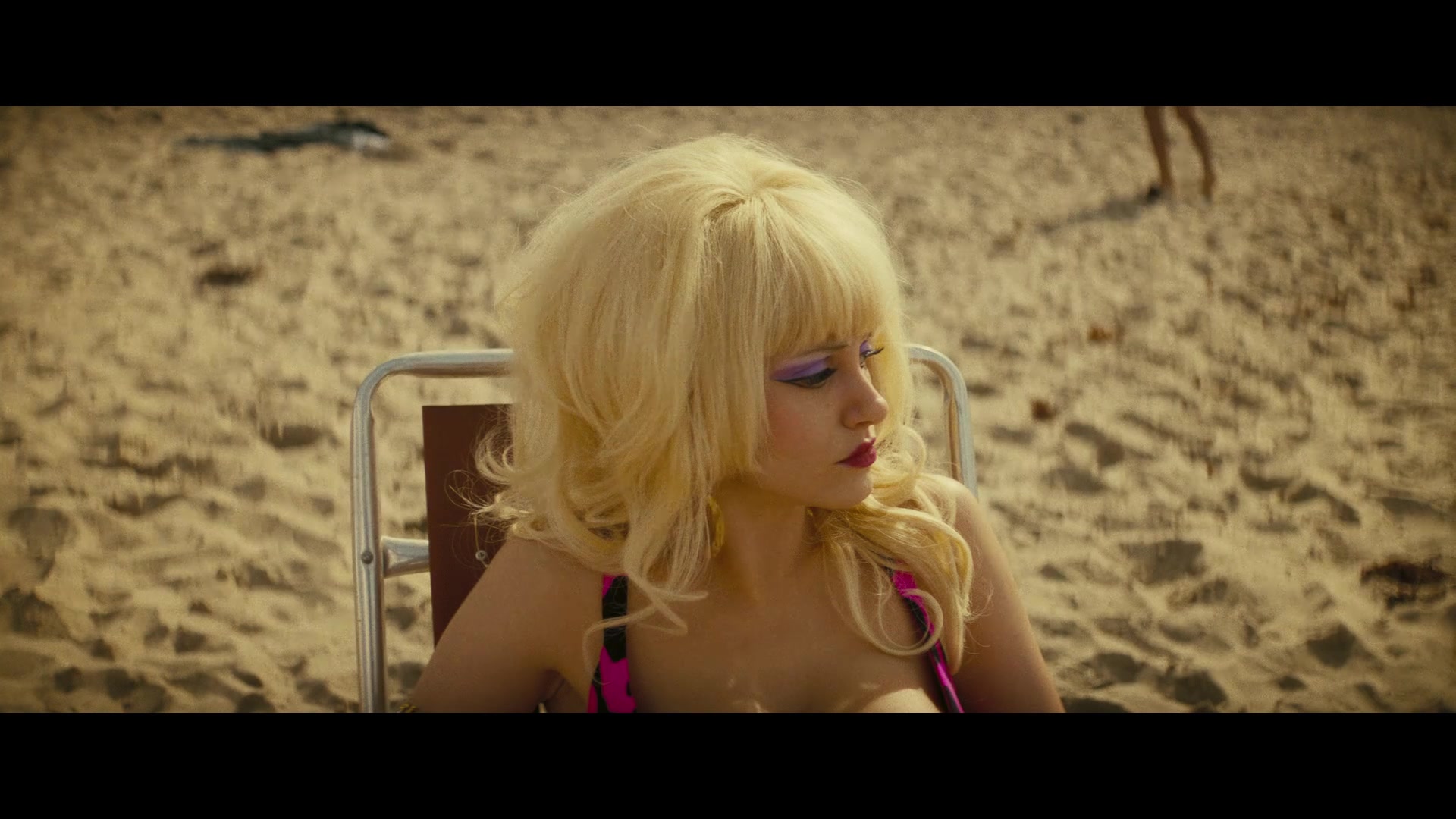 Angelyne_S01E03_Glow_in_the_Dark_Queen_of_the_Universe_1080p_ERW_001822.jpg