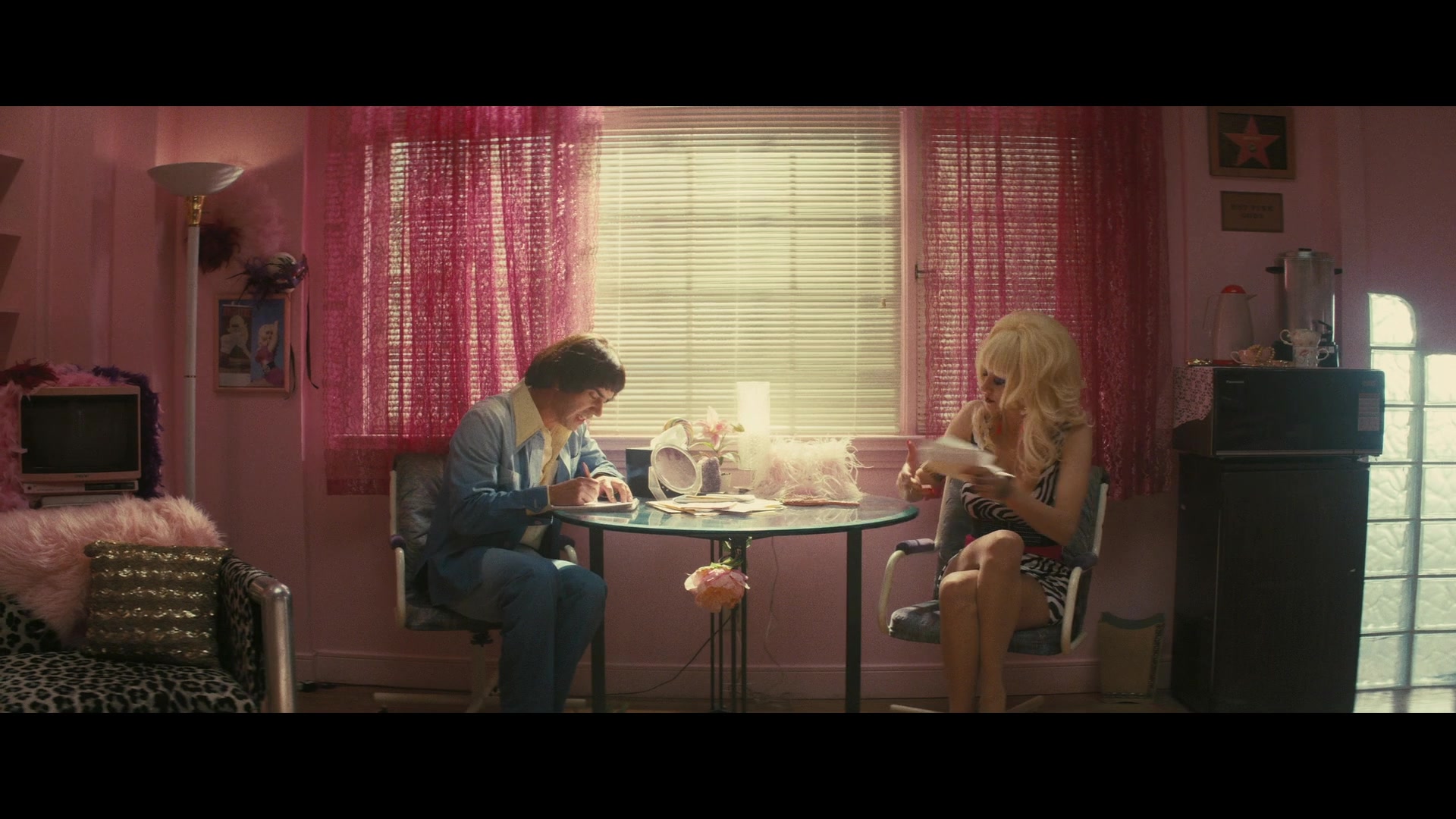 Angelyne_S01E03_Glow_in_the_Dark_Queen_of_the_Universe_1080p_ERW_001986.jpg
