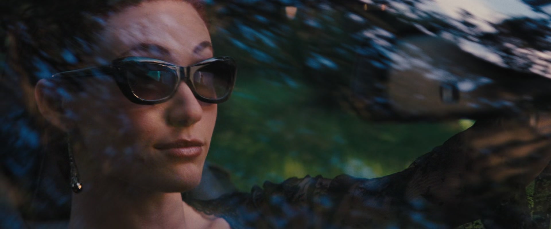 Beautiful_Creatures_2013_1080p_BluRay_ERW_007719.jpg