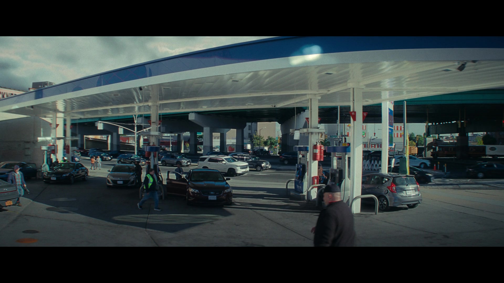 Furious_S01E04_Flash_Flood_1080p_ERW_006790.jpg