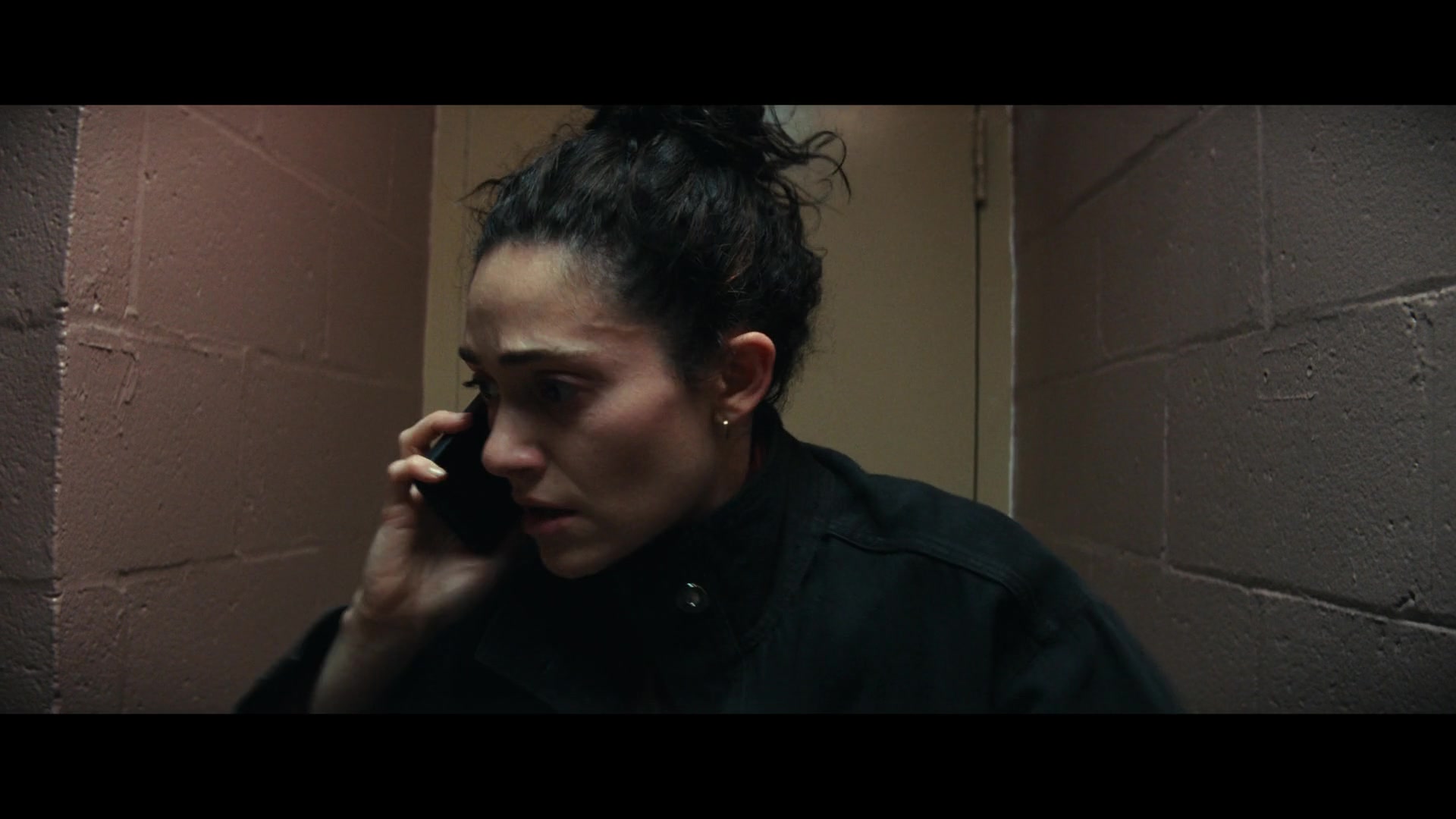 Furious_S01E06_They_Make_a_Noise_Like_Feathers_1080p_ERW_001254.jpg