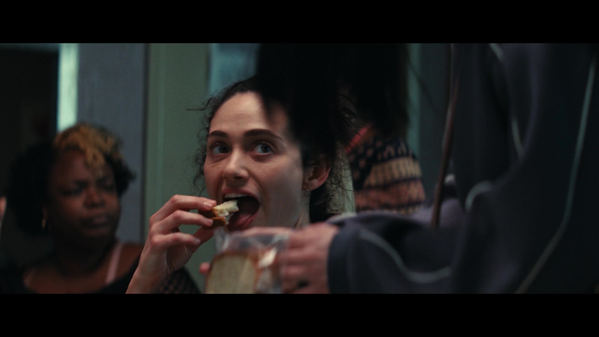 Furious_S01E06_They_Make_a_Noise_Like_Feathers_1080p_ERW_003036.jpg