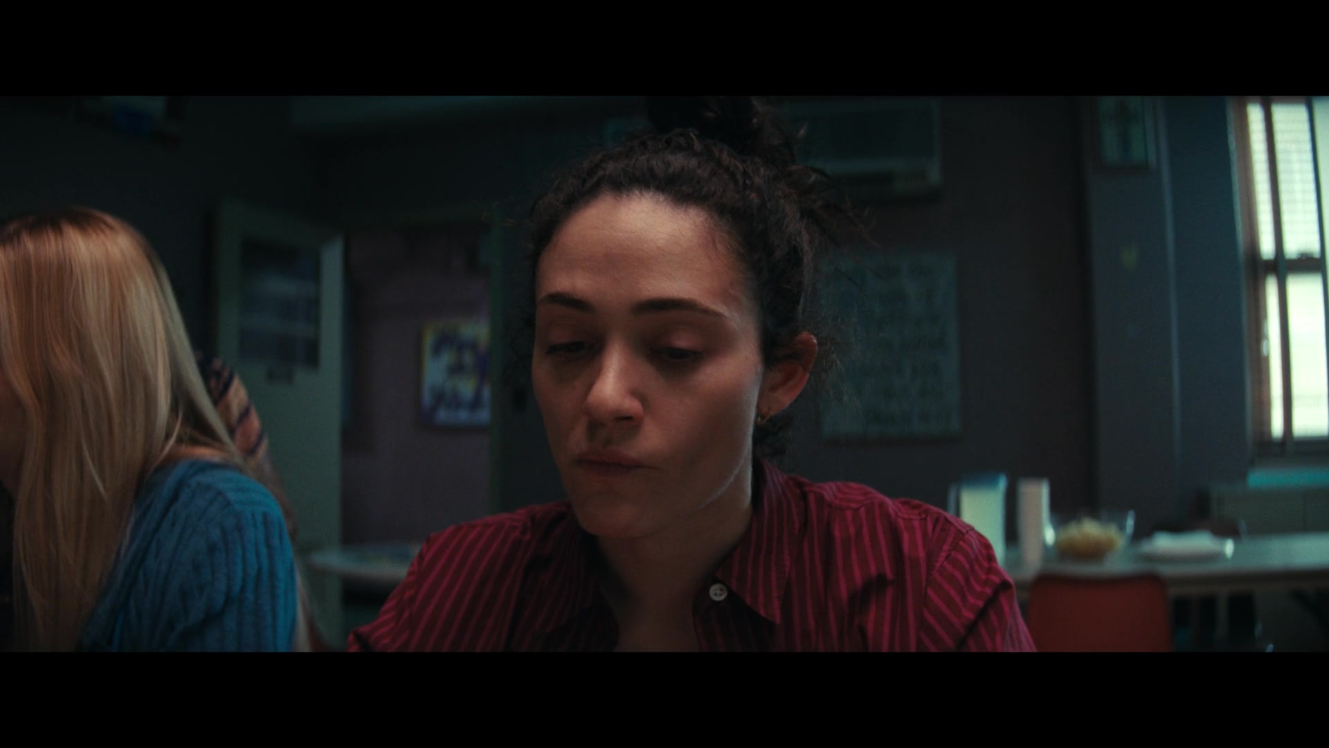 Furious_S01E06_They_Make_a_Noise_Like_Feathers_1080p_ERW_003072.jpg