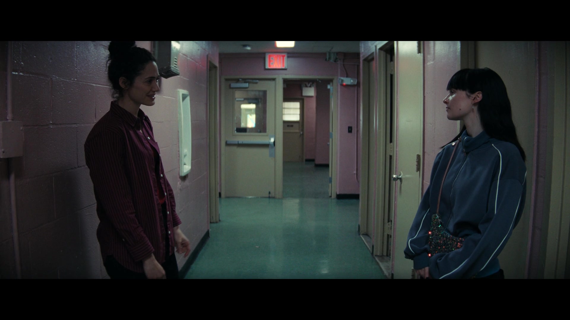 Furious_S01E06_They_Make_a_Noise_Like_Feathers_1080p_ERW_004623.jpg
