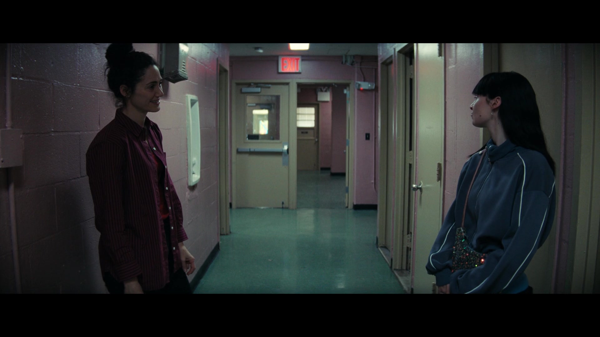 Furious_S01E06_They_Make_a_Noise_Like_Feathers_1080p_ERW_004624.jpg