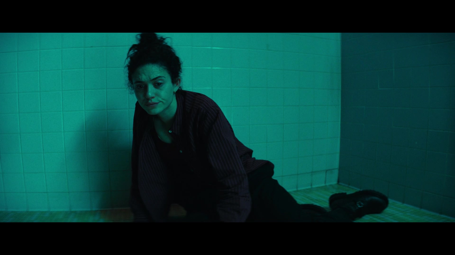 Furious_S01E06_They_Make_a_Noise_Like_Feathers_1080p_ERW_006198.jpg