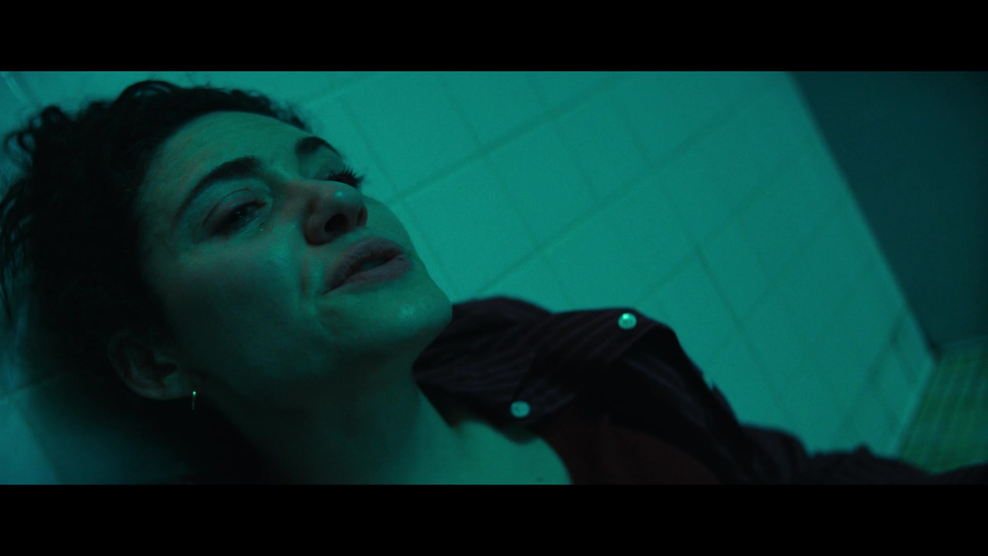 Furious_S01E06_They_Make_a_Noise_Like_Feathers_1080p_ERW_006222.jpg