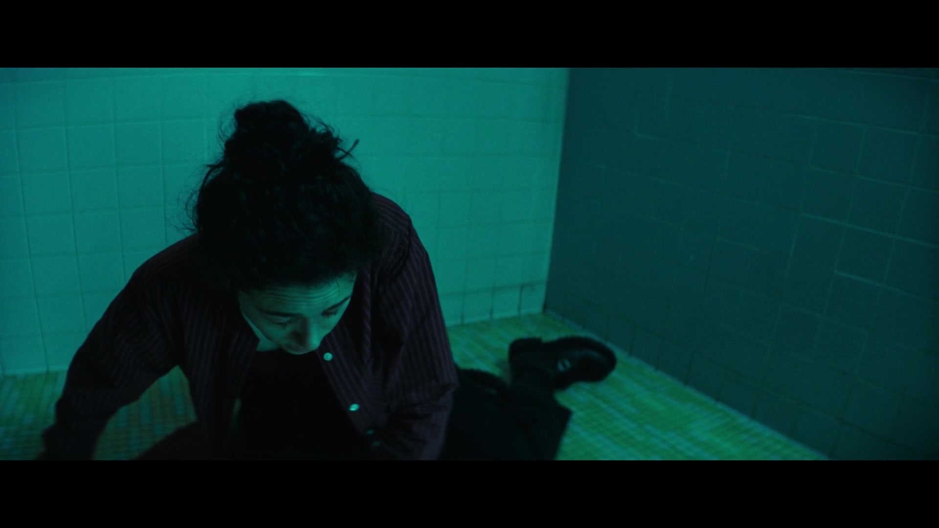 Furious_S01E06_They_Make_a_Noise_Like_Feathers_1080p_ERW_006702.jpg