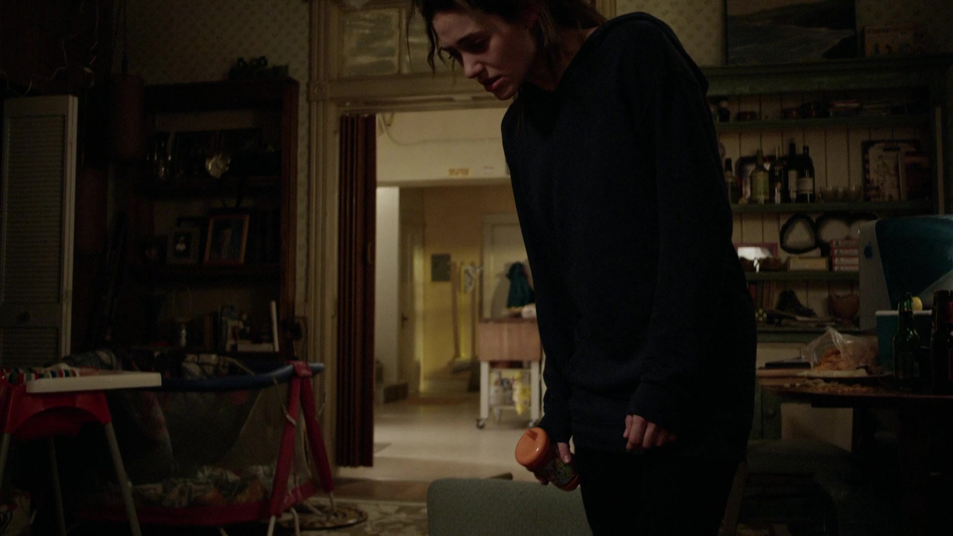 Shameless_US_S01E01_1080p_ERW_004875.jpg