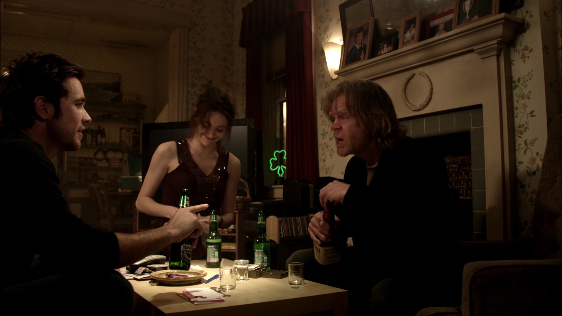 Shameless_US_S01E01_1080p_ERW_006781.jpg