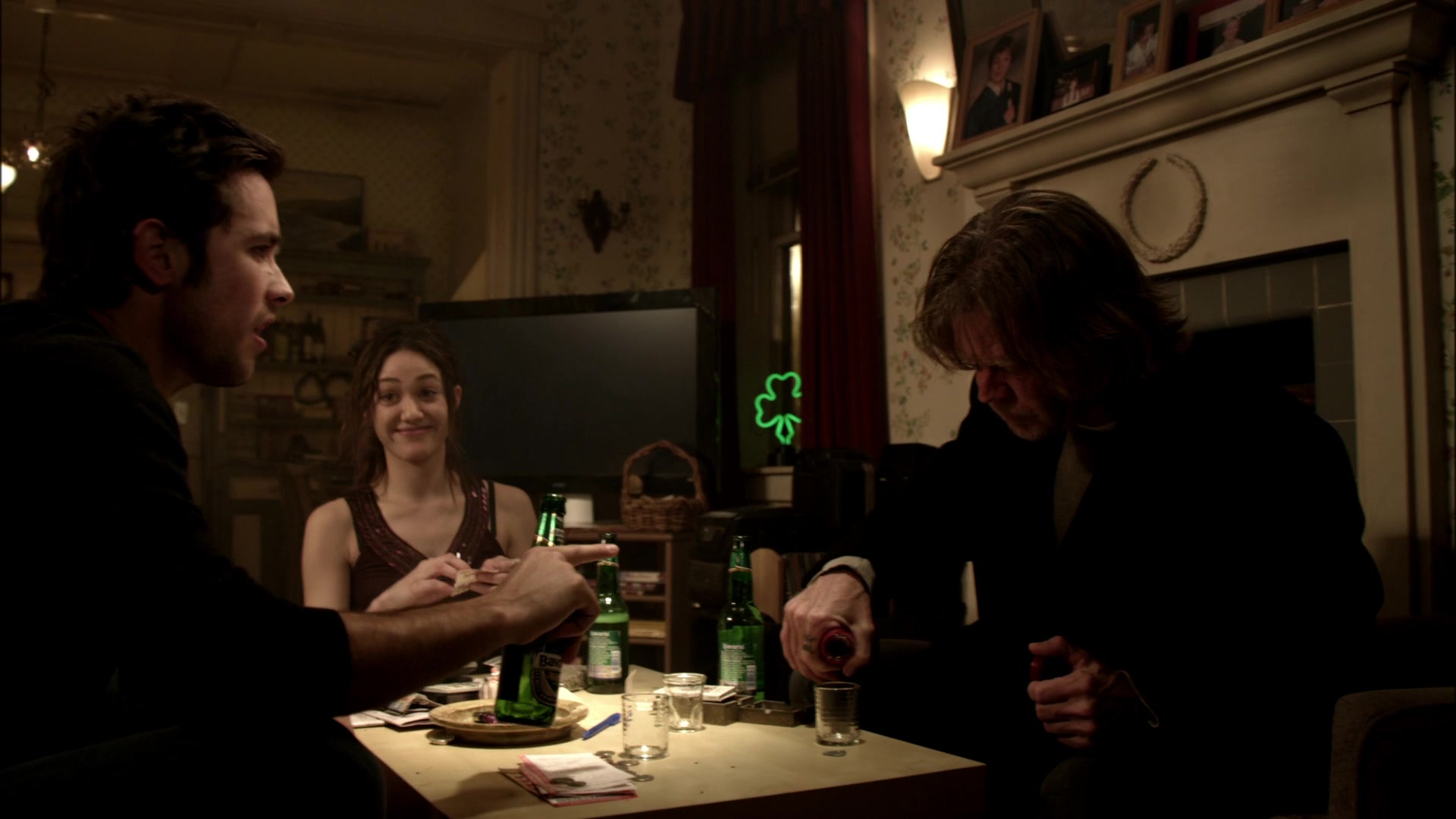 Shameless_US_S01E01_1080p_ERW_006787.jpg