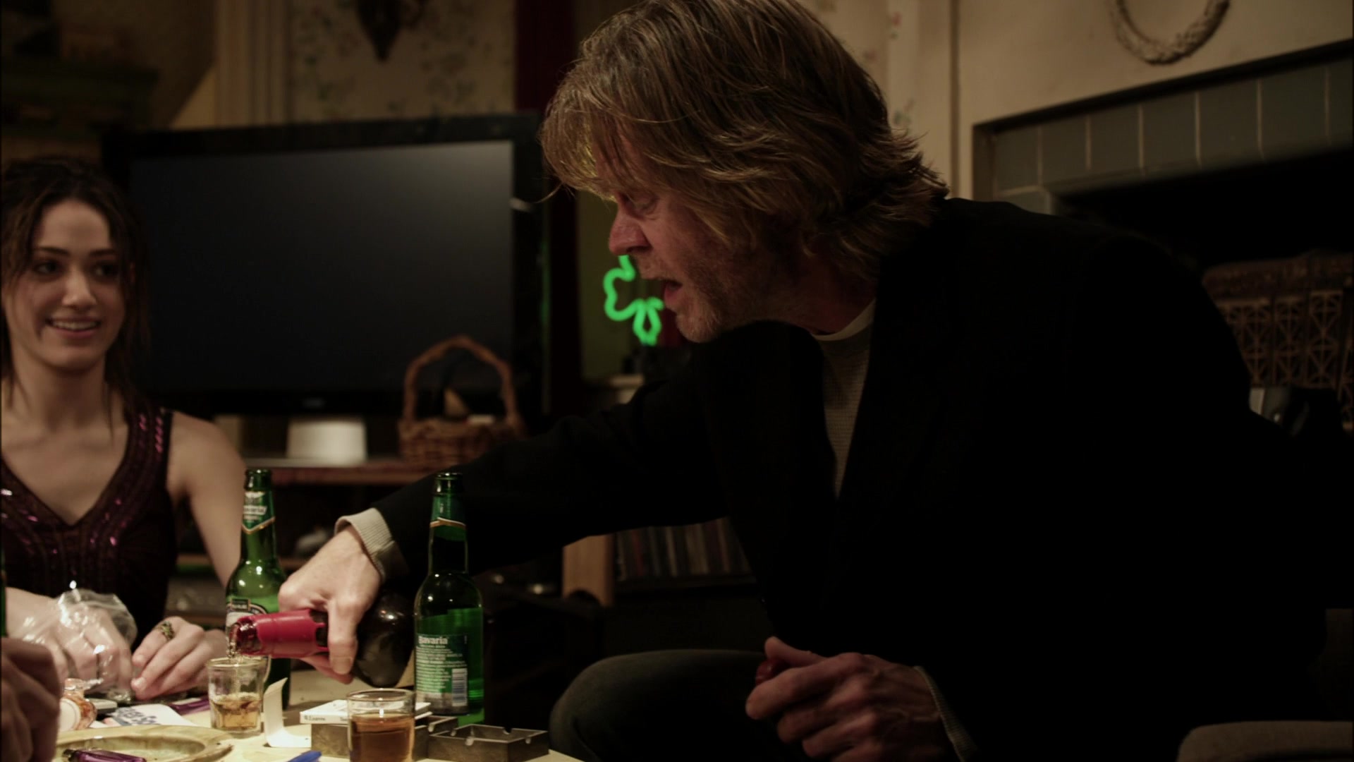Shameless_US_S01E01_1080p_ERW_006802.jpg