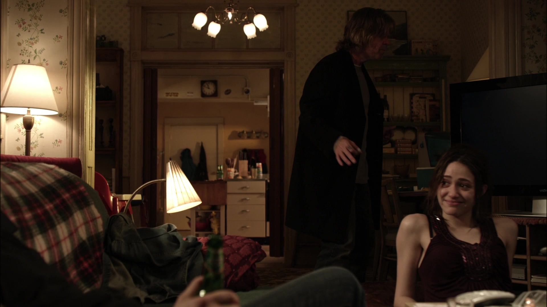 Shameless_US_S01E01_1080p_ERW_007014.jpg