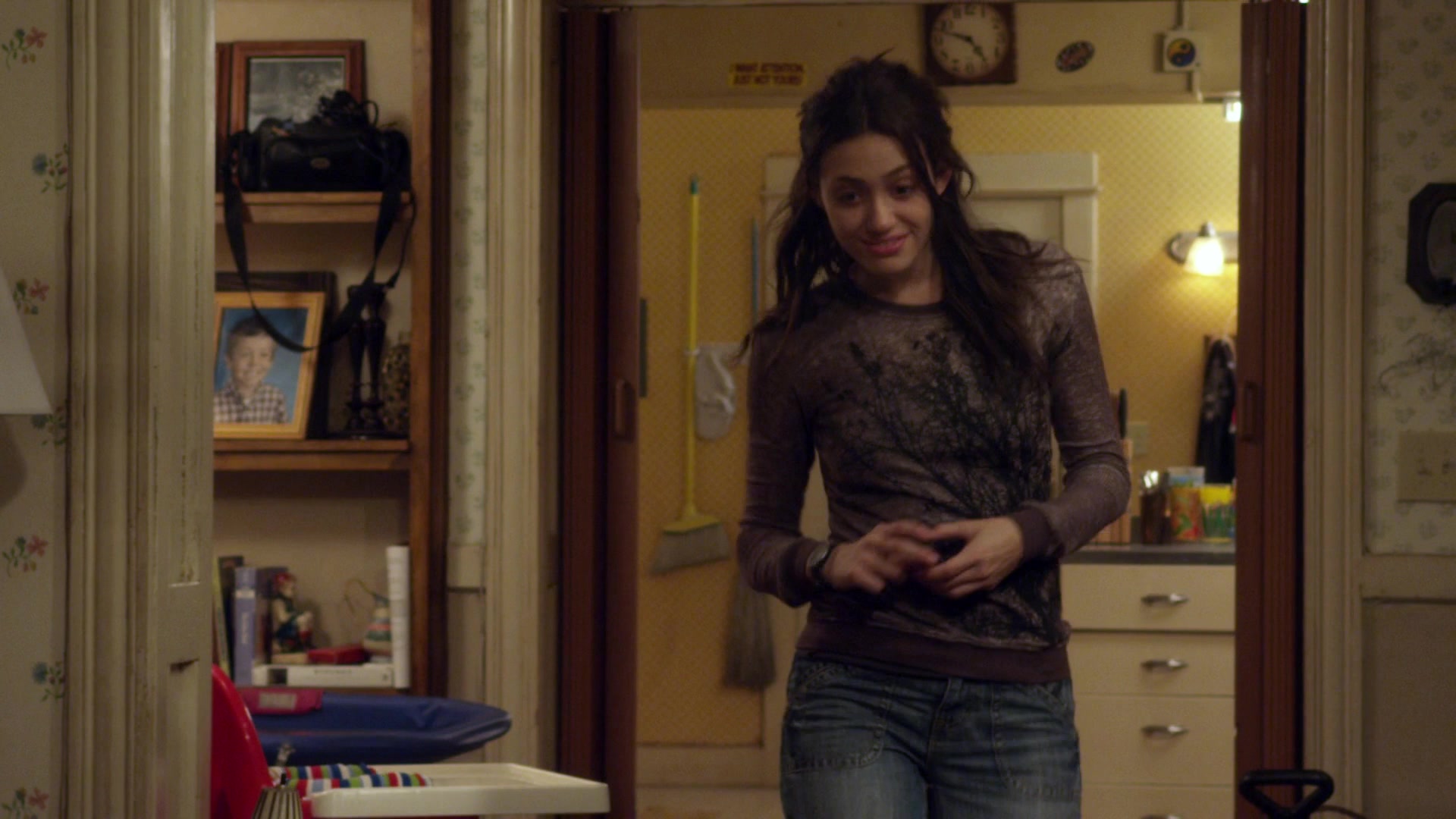 Shameless_US_S01E02_1080p_ERW_007446.jpg