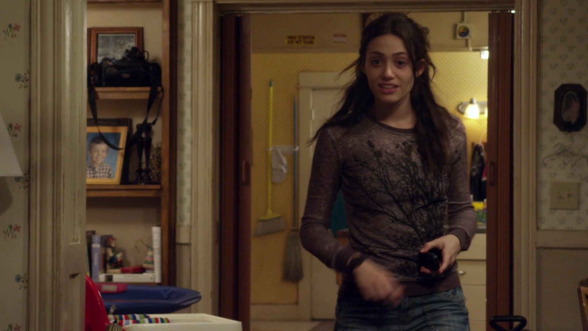 Shameless_US_S01E02_1080p_ERW_007447.jpg