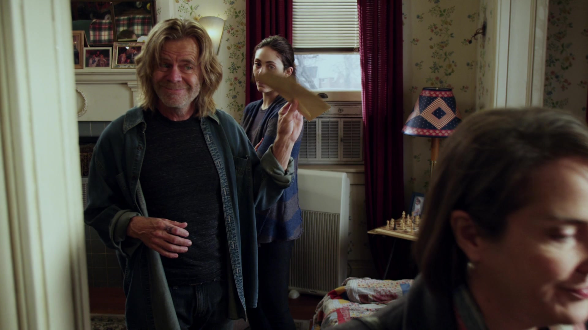 Shameless_US_S01E03_1080p_ERW_006449.jpg