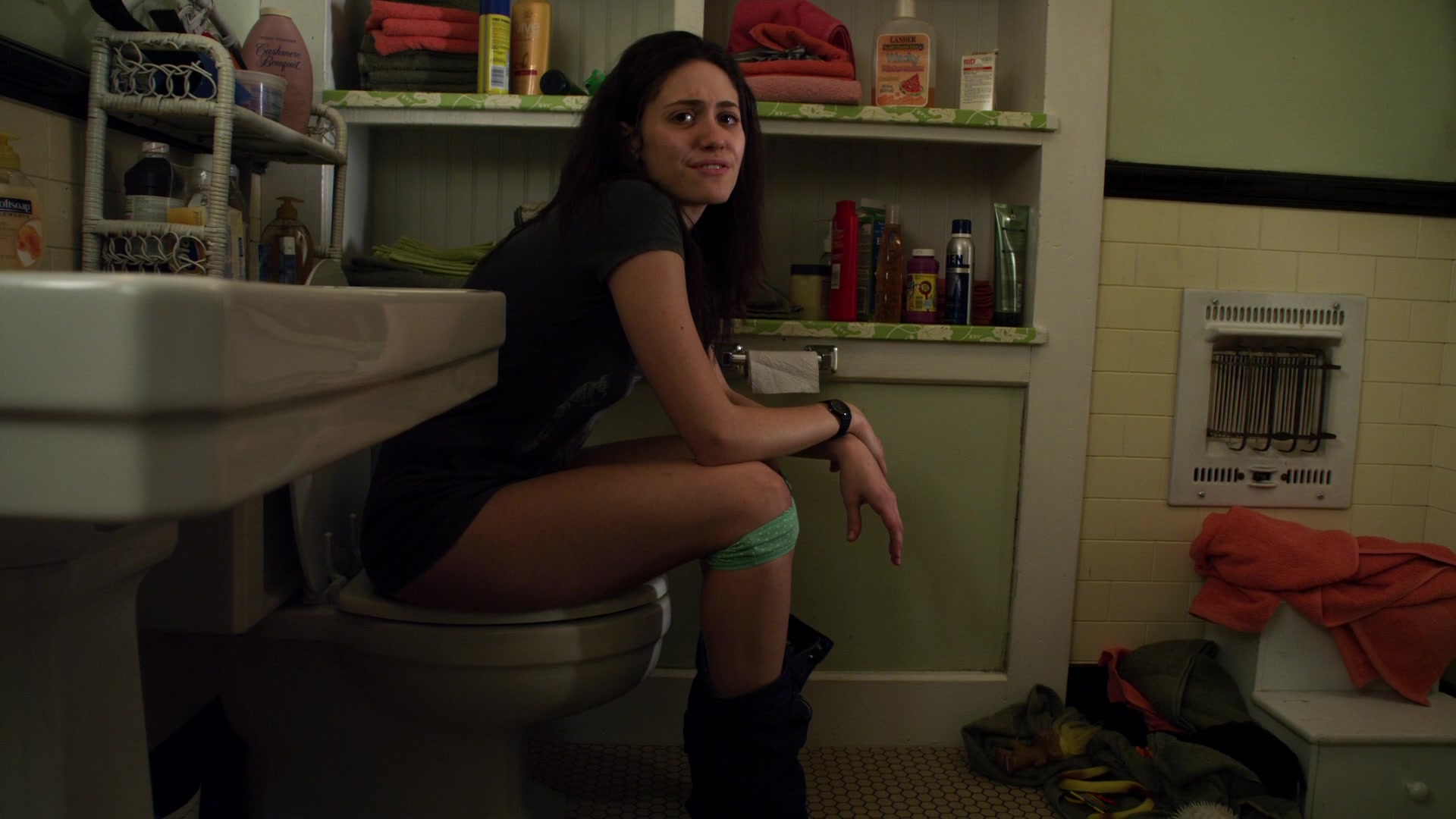 Shameless_US_S01E07_1080p_ERW_000010.jpg