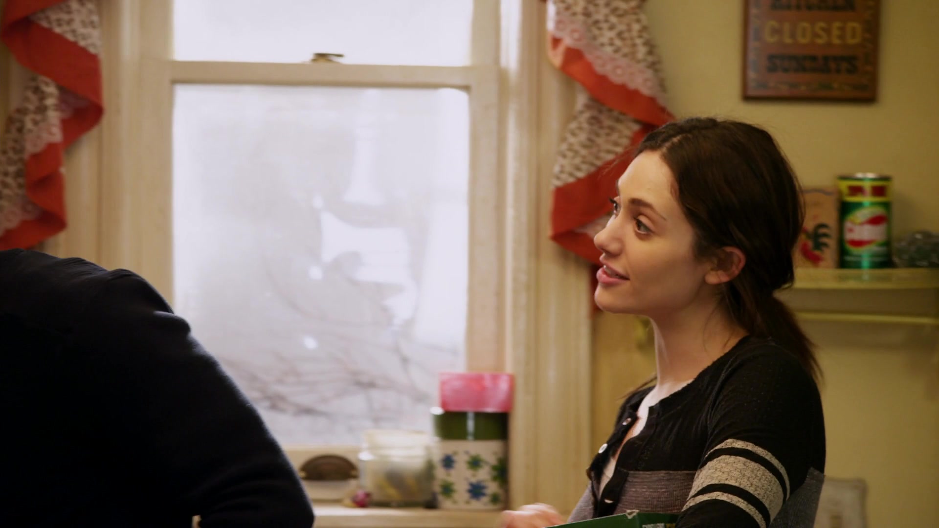 Shameless_US_S01E09_1080p_ERW_001219.jpg