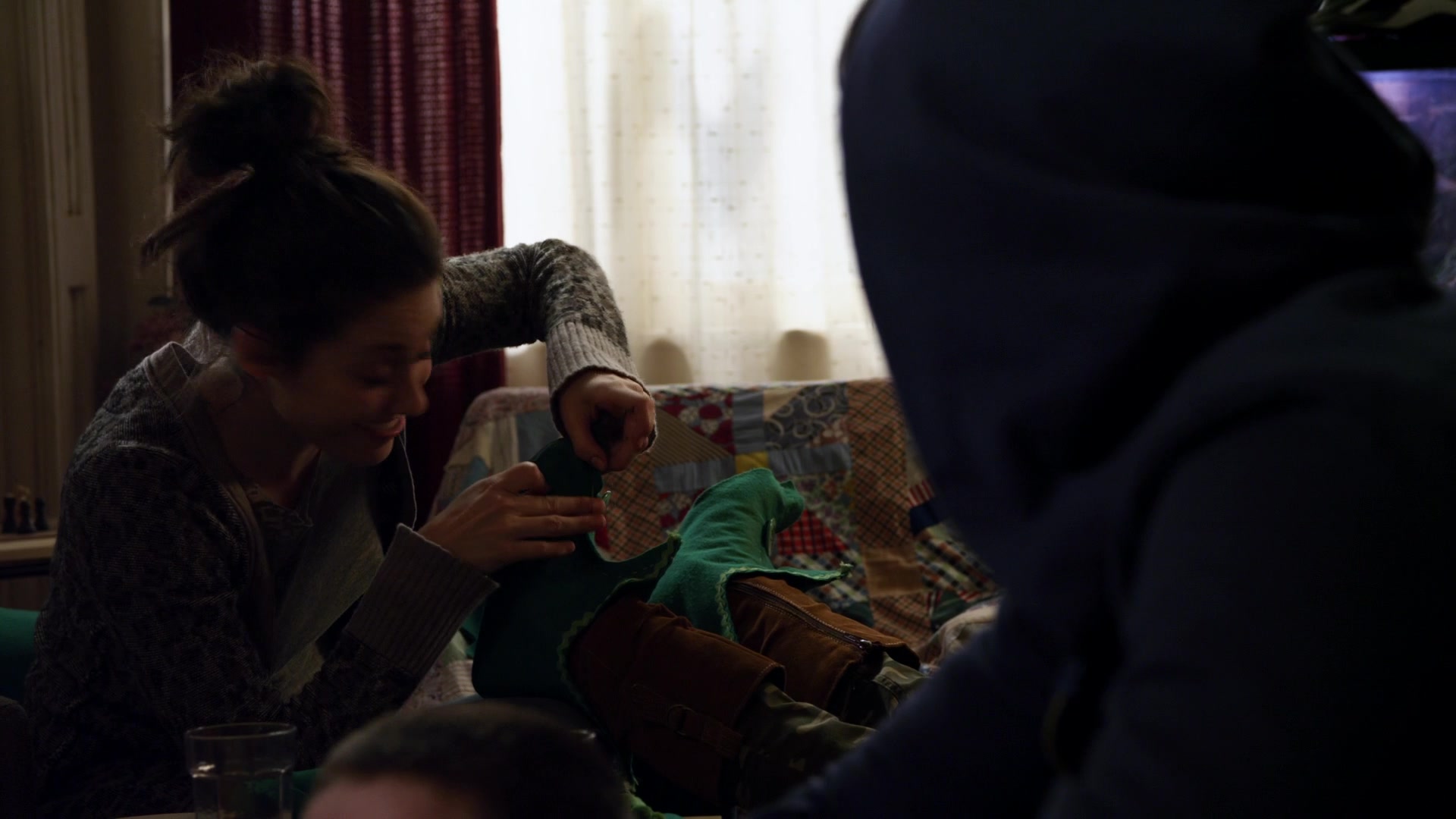 Shameless_US_S01E11_1080p_ERW_004157.jpg