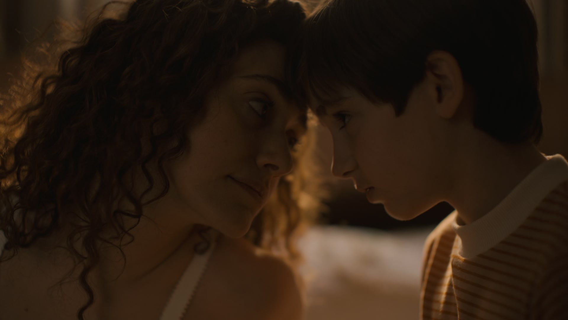 The_Crowded_Room_S01E05_Savior_1080p_ERW_001429.jpg